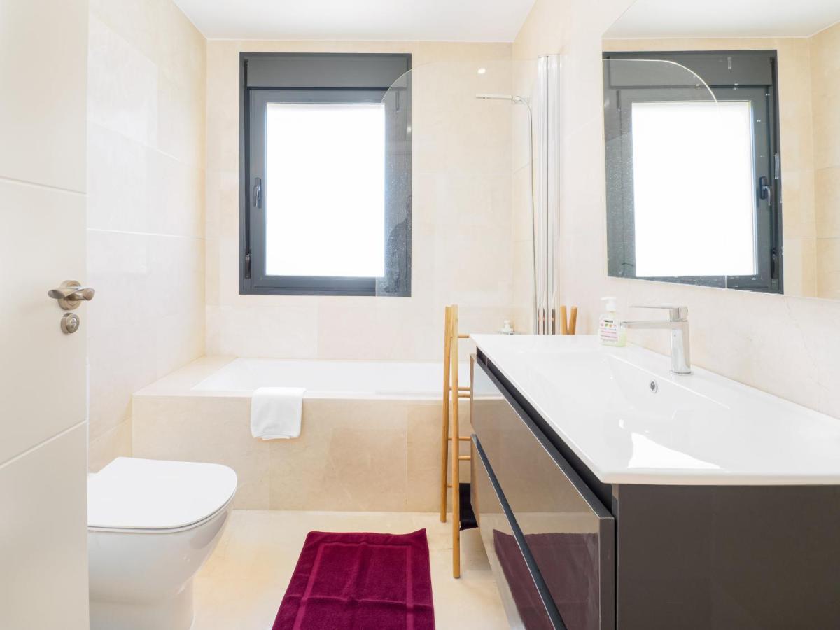 2306 - Brand New Apt, Walking Distance To Beach! كاساريس المظهر الخارجي الصورة